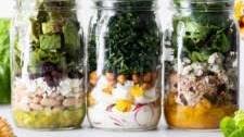 how to make a mason jar salad (plus 10 ideas!)