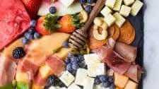 How to make a Simple Summer Cheese Board