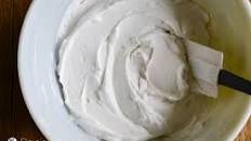 How to Make Coconut Whipped Cream :: paleo, GAPS, keto-friendly!