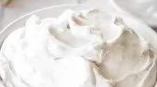How to Make Coconut Whipped Cream (Vegan)