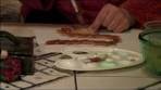 How to Make Pasta Christmas Garlands : How to Make Pasta ...
