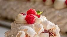 Meringue Roulade with Raspberries