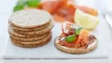 Oatcakes with smoked salmon