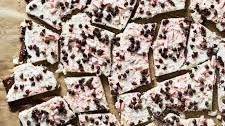 Peppermint-Chocolate Greek Yogurt Bark