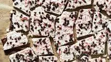 Peppermint-Chocolate Greek Yogurt Bark
