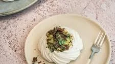 Peppermint Crisp Pavlovas