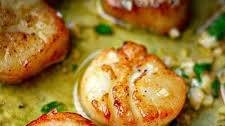 Seared Scallops with Garlic Lemon Butter