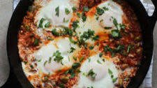 Shakshuka (with fresh or canned tomato)
