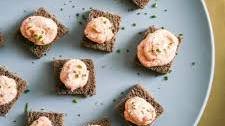 smoked salmon and cream cheese bites