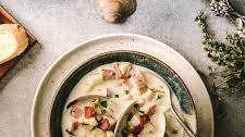 The Best Classic New England Creamy Clam Chowder