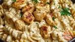 This Cajun Chicken Alfredo Pasta Bake is TOO GOOD to ...