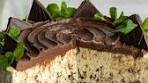 This no-bake mint chocolate cheesecake is such a good one if ...