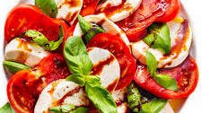 Caprese Salad Recipe (5 Minutes!) Thumbnail