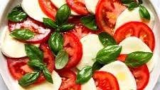 Italian Caprese Salad - ready in 5 minutes! Thumbnail