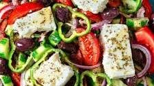 Greek Salad (Traditional Horiatiki Recipe) Thumbnail