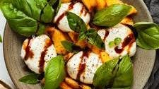 Peach Burrata Caprese Salad Thumbnail