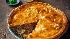 Pub classic beef and onion pie Thumbnail