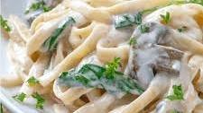 Creamy Garlic Parmesan Fettuccine Alfredo Thumbnail