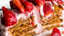 Strawberry Gingersnap Icebox Cake Thumbnail