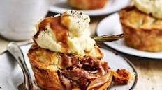 Lamb and rosemary pies Thumbnail