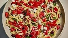 Spaghetti with Tomatoes, Black Olives, Garlic, and Feta Cheese Thumbnail