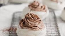 Mini Pavlovas with Nutella Whipped Cream Thumbnail