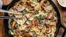 One-Pot Garlic Parmesan Pasta with Spinach and Mushrooms Thumbnail