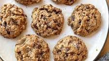 Chewy Salted Caramel Chocolate Chip Oatmeal Cookies Thumbnail