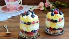 Trifle: la ricetta del goloso dolce inglese a strati Thumbnail