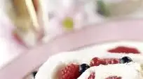 Custard and Berry Meringue Rolls Thumbnail