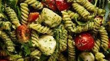 Pesto pasta salad Thumbnail