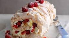 Red berry meringue roulade Thumbnail