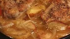 Pork Chops With Apples and Cider Sauce Thumbnail