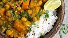 Sweet Potato, Chickpea and Spinach Coconut Curry Thumbnail
