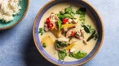 Tom Kha Gai (Thai Chicken Soup with Coconut and Galangal) Thumbnail