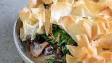 One Pan Mushroom and Spinach Pie Thumbnail