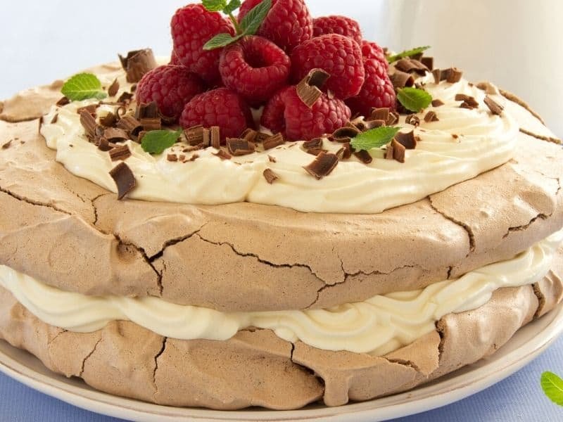 raspberry pavlova