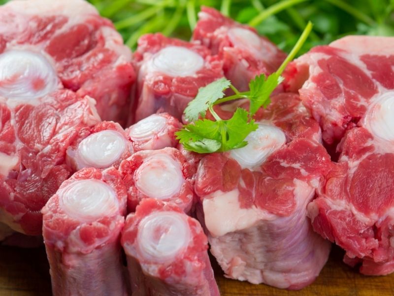 raw oxtails