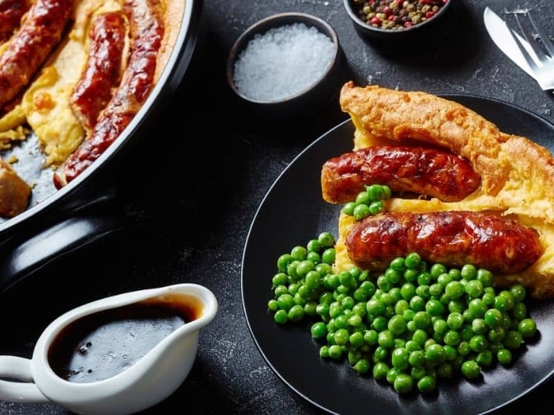 toad in the hole peas gravy