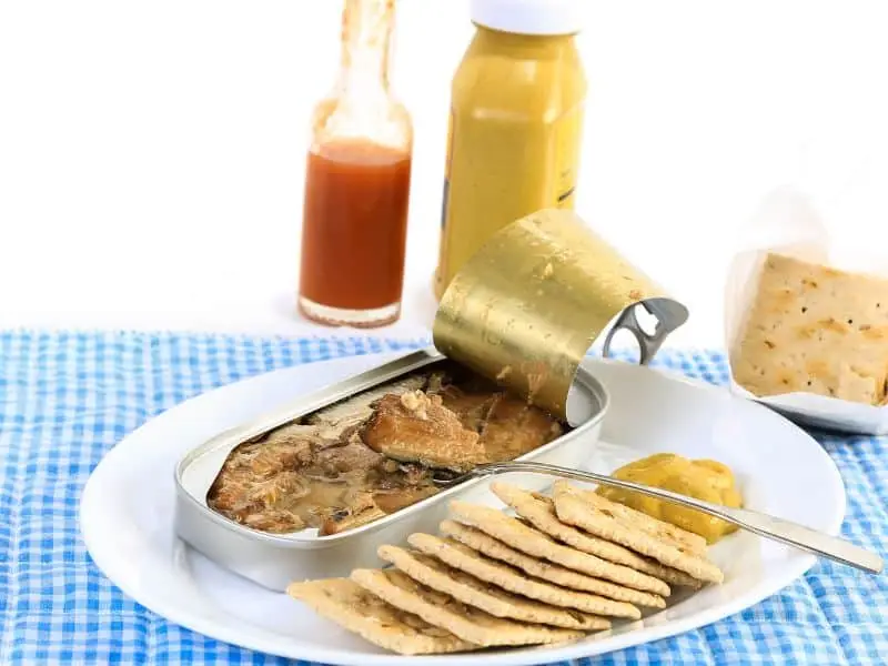 kipper snack with crackers