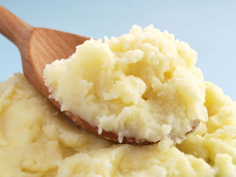 What to Serve with Mashed Potatoes? (Main and Side Dish, Meat or Vegetarian)