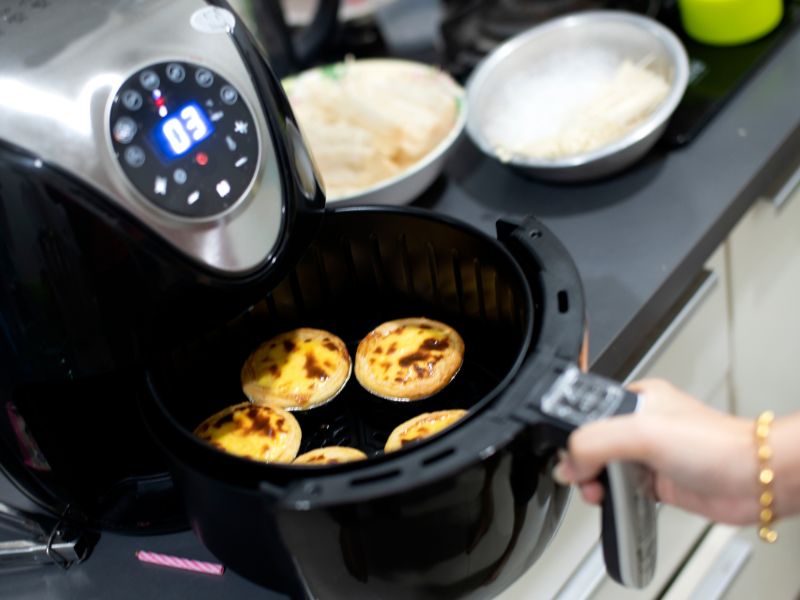 When to Use Bake Setting on Air Fryer (Lower Temperature and Less Cook Time)
