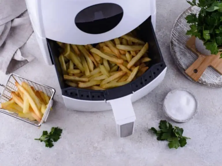 How to Keep Food from Flying Around in Air Fryer (Solutions)