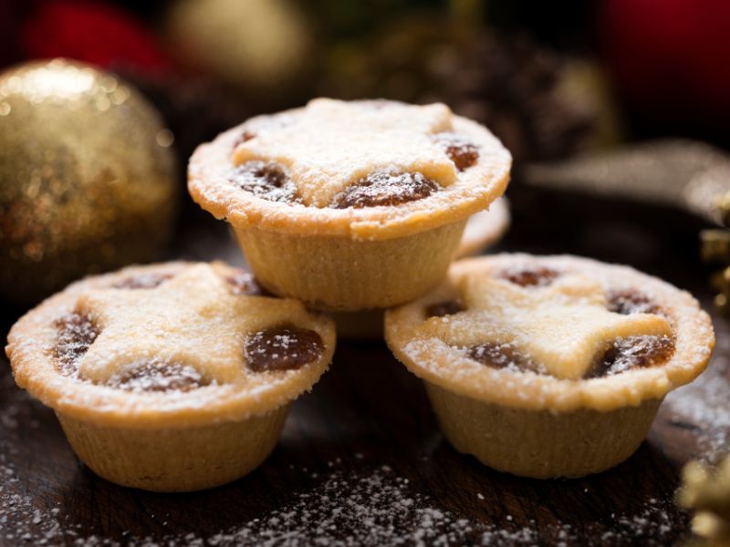 Easy Mince Pie Recipe With Ready-Made Pastry (With 2 Ingredients)