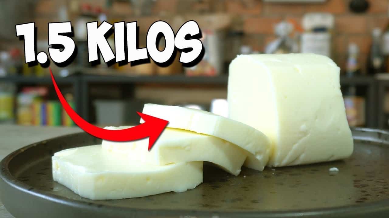 Sliced blocks of cheese on a cutting board with a graphic indicating "Kilos," highlighting the quantity of cheese.